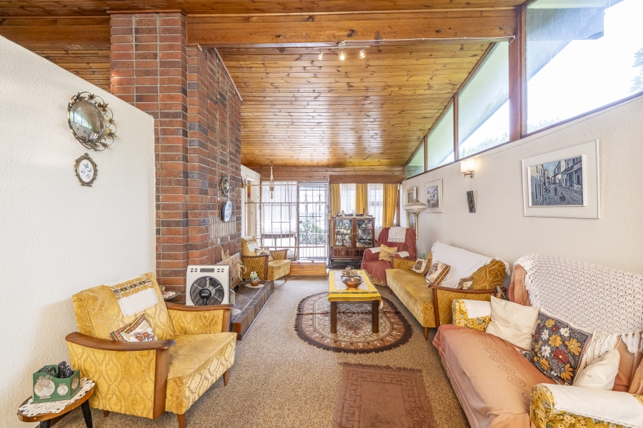 4 Bedroom Property for Sale in Oostersee Western Cape